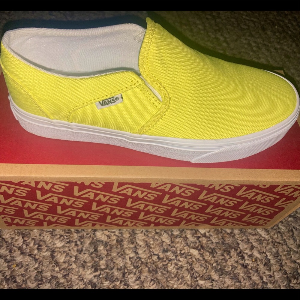 Woman’s size 7 slip on vans